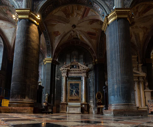 Interior da Catedral de Cremona — Fotografia de Stock