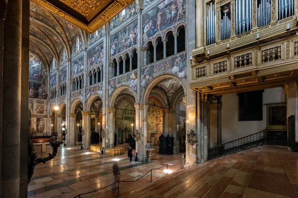 Interiören i Parma domkyrka — Stockfoto