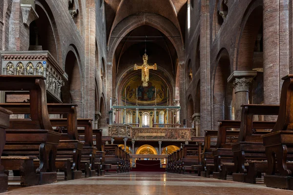 Interiören i Modenas katedral — Stockfoto