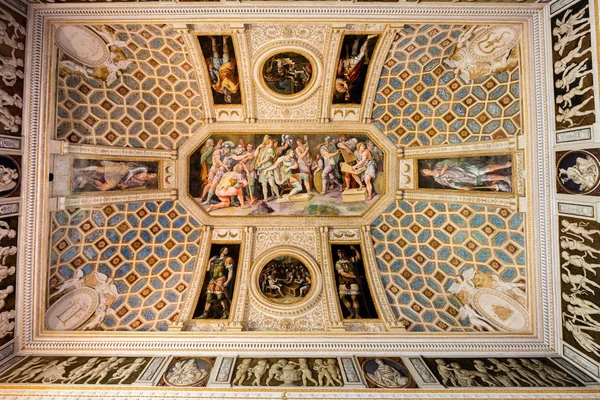 Stropní fresky Palazzo te v Mantua — Stock fotografie