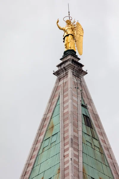 Angel Gabriel-Vane-Pogoda w Top St. mark's Campanile — Zdjęcie stockowe