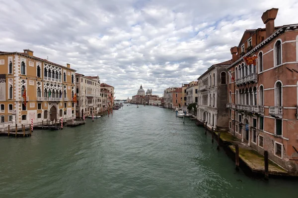 Grande Canal e a igreja de Santa Maria della Sauute — Fotografia de Stock