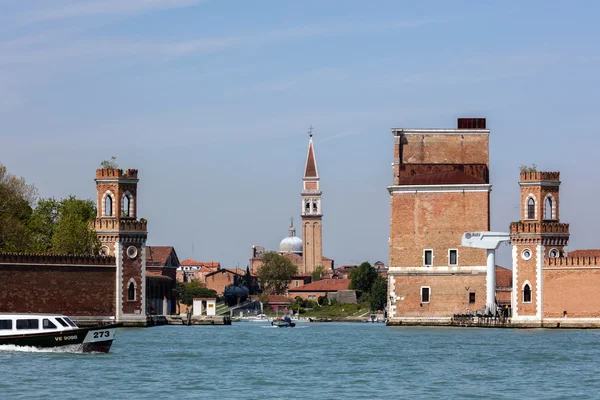 Вход в венецианский арсенал — стоковое фото