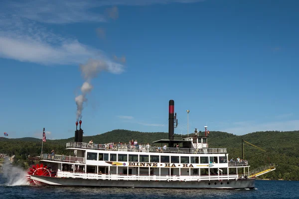 George gölünde yolcu gemisinde — Stok fotoğraf