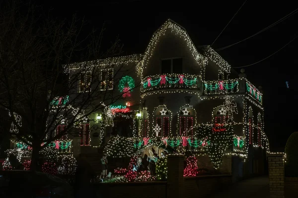 Рождественские украшения в Dyker Heights, Brooklyn, NY — стоковое фото