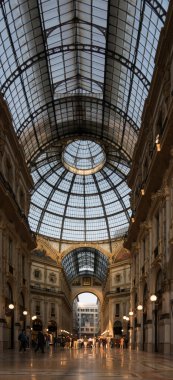 Milano 'daki Vittorio Emanuele Galerisi