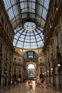 Milano 'daki Vittorio Emanuele Galerisi