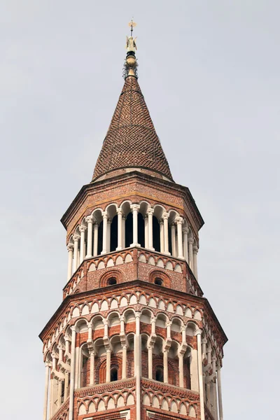 Bell tower of the San Gottardo church in Milan — Stock Photo, Image