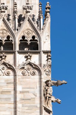 Milano Katedrali'ne cephesinde gargoyles