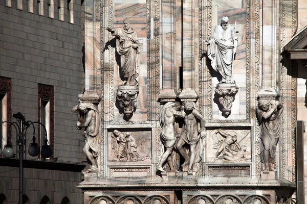 Facciata del Duomo di Milano — Foto Stock