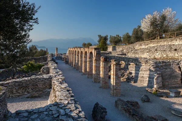 Grottoes of Catullus in Sirmione, Italy — Stock Photo, Image