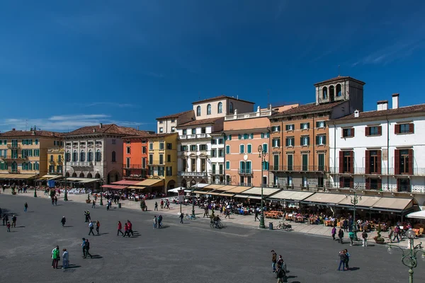 Piazza behån i Verona, Italien — Stockfoto
