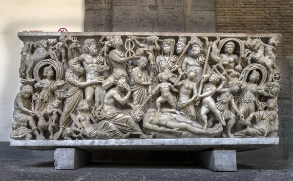 Antigo sarcófago romano — Fotografia de Stock