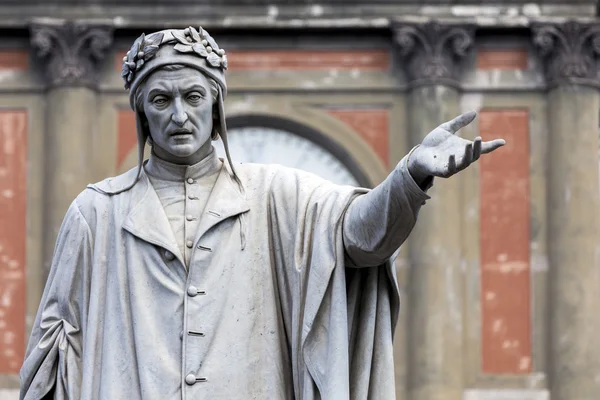 Posąg Dante Alighieri w Neapol, Włochy — Zdjęcie stockowe