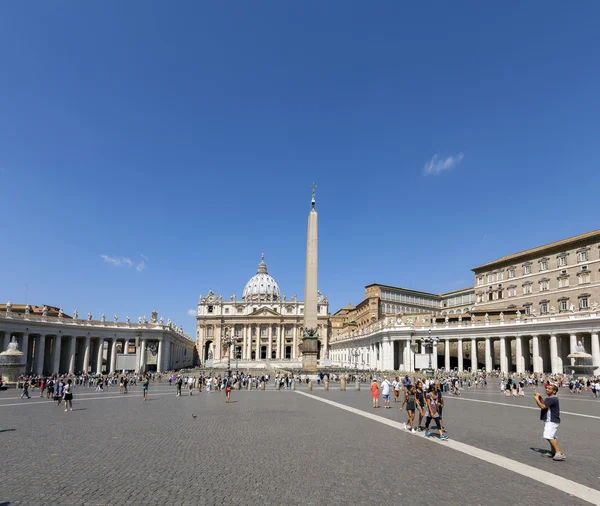 Plaza de San Pedro en la Ciudad del Vaticano — Foto de Stock