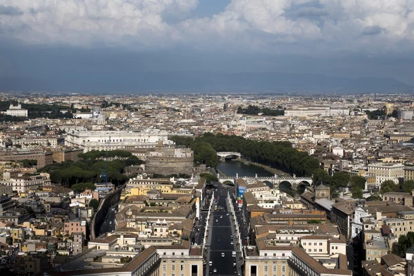 バチカン市国のサンピエトロ大聖堂のドームからの眺め, — ストック写真