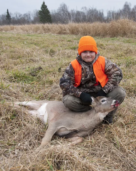 Mladí Deer Hunter — Stock fotografie