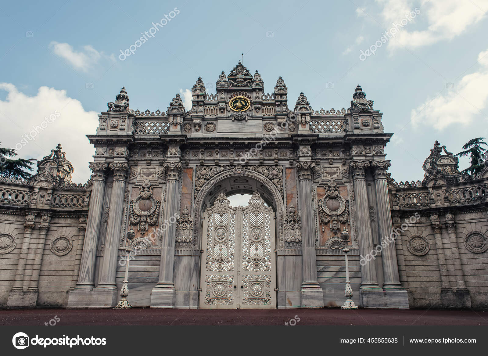 ворота монрепо выборг. ворота монрепо выборг. парк вднх москва ворота. достопримечательности выборга ворота монрепо. ворота в долмабахче турция.