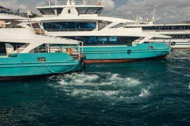 İstanbul, Türkiye 'de kent yakınlarındaki su yatları 