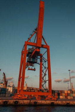İstanbul, Türkiye 'de sanayi inşaatı ve konteynırlar 