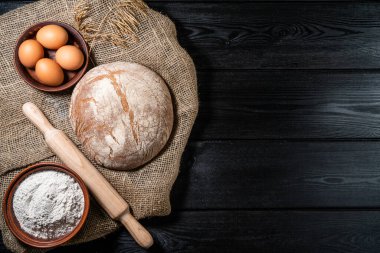 Yumurta ve oklavalı fırın arka planı