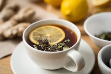 Naneli ve limonlu zencefilli çay