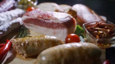 Farklı atıştırmalık tabakları.