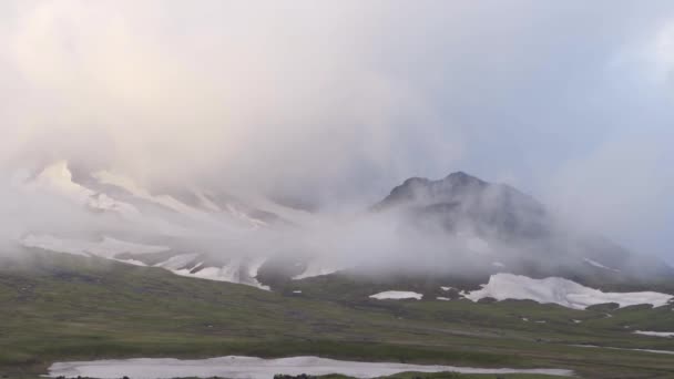Vulkanikus táj Kamcsatka-félsziget: időeltolódás nézet — Stock videók