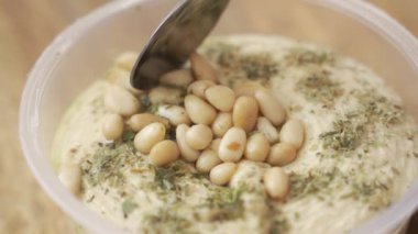Tahini - Humus kavanozu kapağı kapat