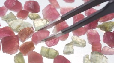 Doğal mineral, taştan değerli taş kristali.