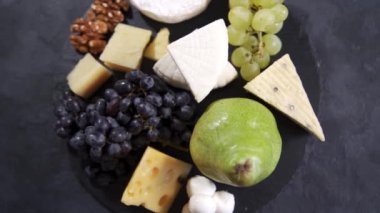 Fındıklı, üzümlü, peynirin bir çok çeşidi