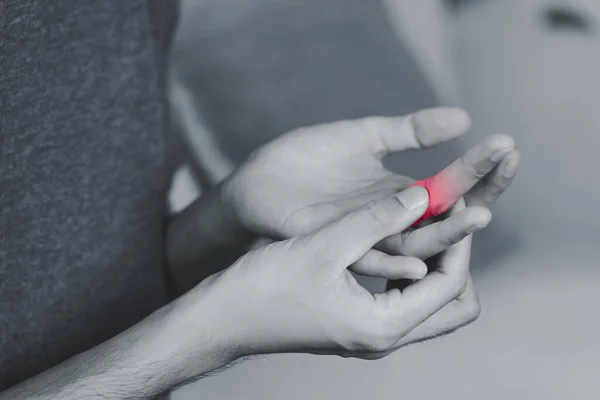 Man Suffering Hand Finger Joint Pain Red Highlight Rheumatoid Arthritis — Stock Photo, Image