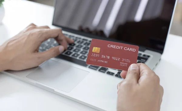 Men Use Laptop Register Online Purchases Using Credit Card Payments — Stock Photo, Image