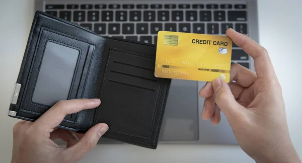 Young Asian Man Taking Credit Card Black Leather Wallet Pay — Stock Photo, Image