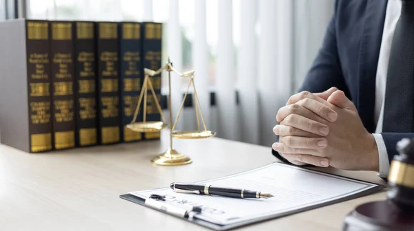 Lawyers Judges Sign Documents Accordance Legal Fair Terms Agreement Legal — Stock Photo, Image