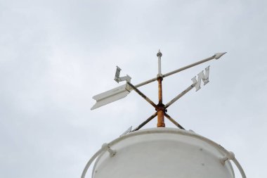 Deniz feneri Çatısı Rüzgâr Yönü Pusula Oku