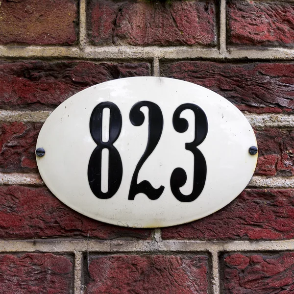 Ev numarası 823 — Stok fotoğraf