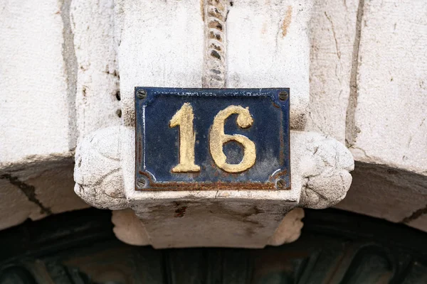 Old House Number Sixteen Keystone — Stock Photo, Image