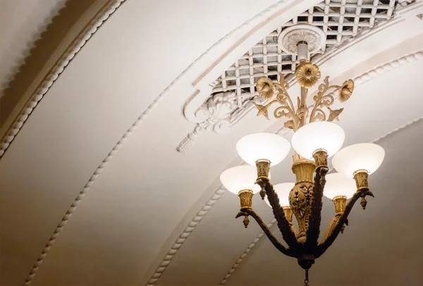 Chandelier in Moscow metro — Stock Photo, Image