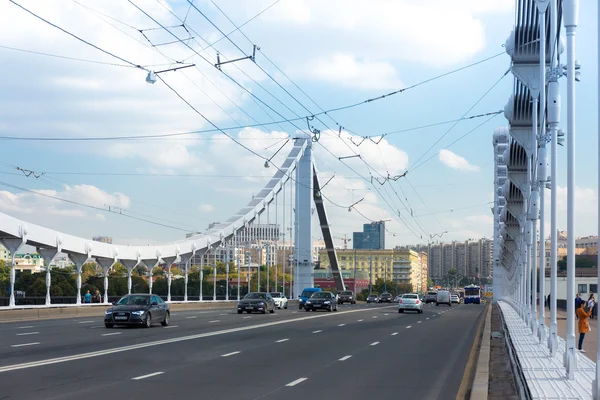 Provoz na mostě Krymsky v Moskvě — Stock fotografie
