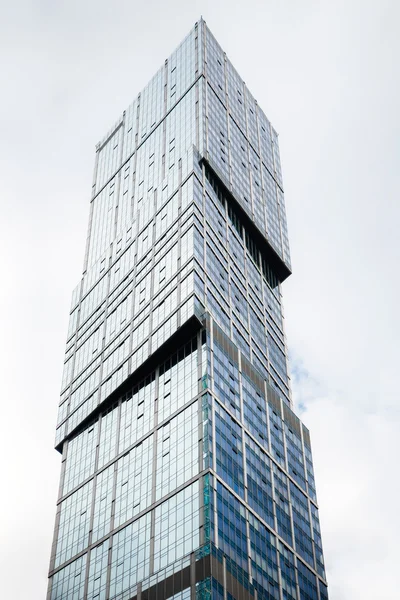 Modern glass skyscraper — Stock Photo, Image