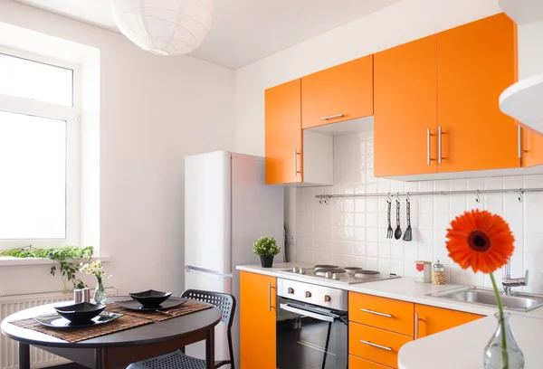 Сучасні помаранчевої кухні — стокове фото