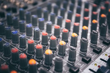 Ses kaydedici ve karıştırıcı