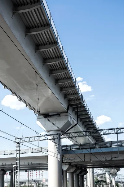 Vysoká nadjezdů — Stock fotografie