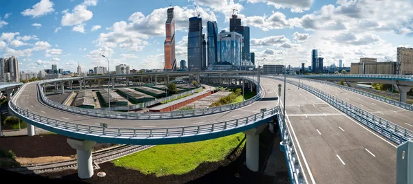 Intercâmbio rodoviário perto da cidade de Moscovo Fotos De Bancos De Imagens