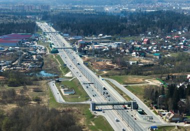 birden çok şeritli bir yol