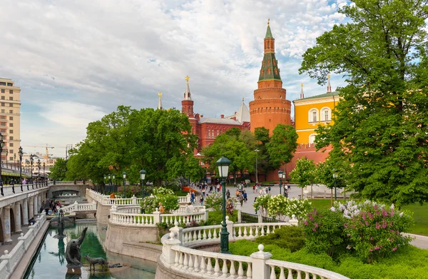 Tzereteli de fontein complex in de buurt van Kremlin — Stockfoto