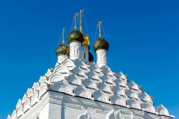 Cupole e kokoshniks della chiesa in Kolomna — Foto Stock