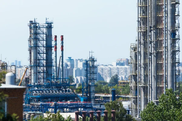 Refinaria de petróleo — Fotografia de Stock