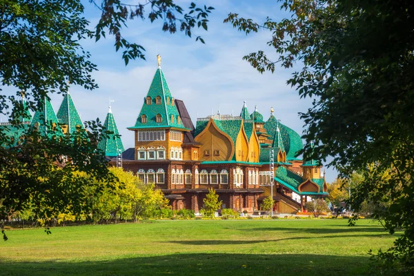 Russian mansion — Stock Photo, Image